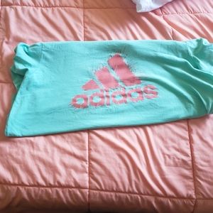 2x adodas t-shirt